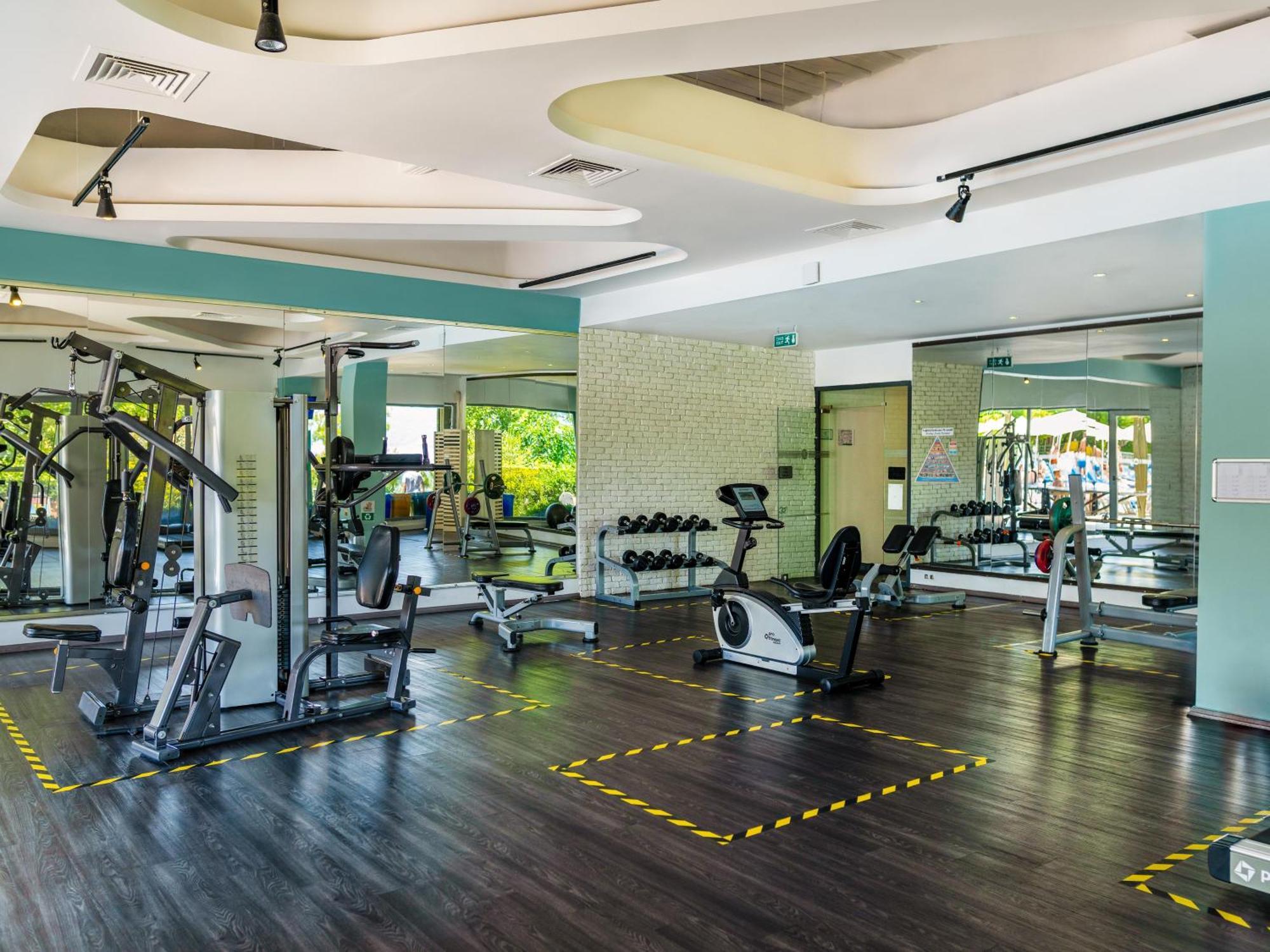 Labranda Mares Marmaris Hotel Exteriör bild The gym at the resort