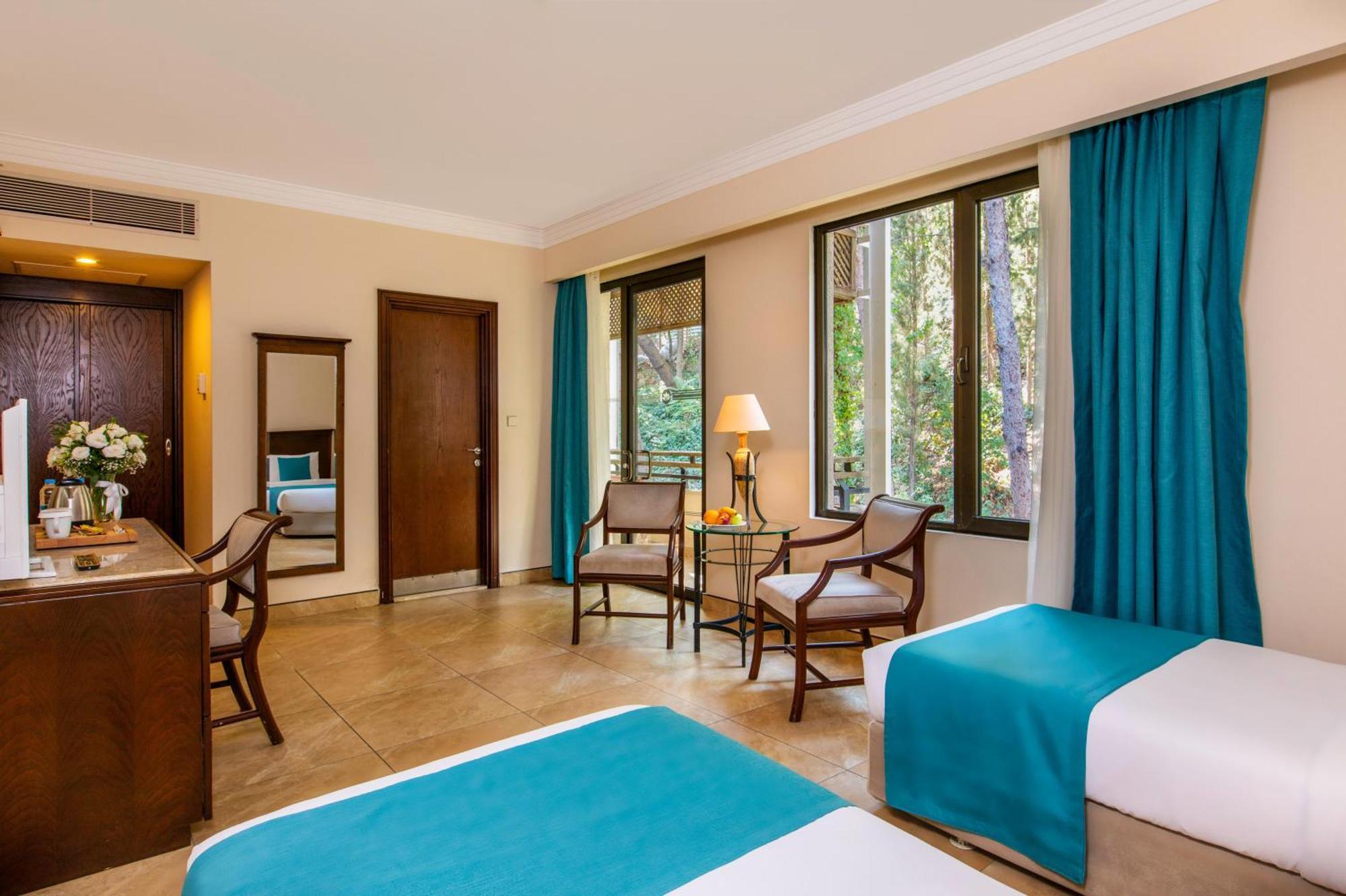 Labranda Mares Marmaris Hotel Exteriör bild A room at the hotel