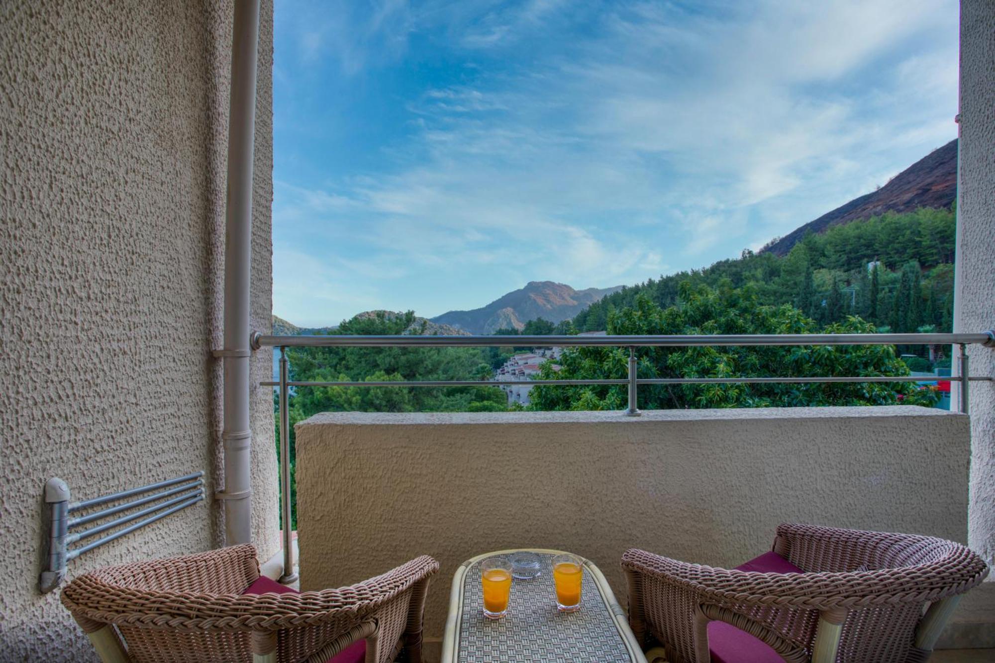 Labranda Mares Marmaris Hotel Exteriör bild View from the balcony of a hotel room